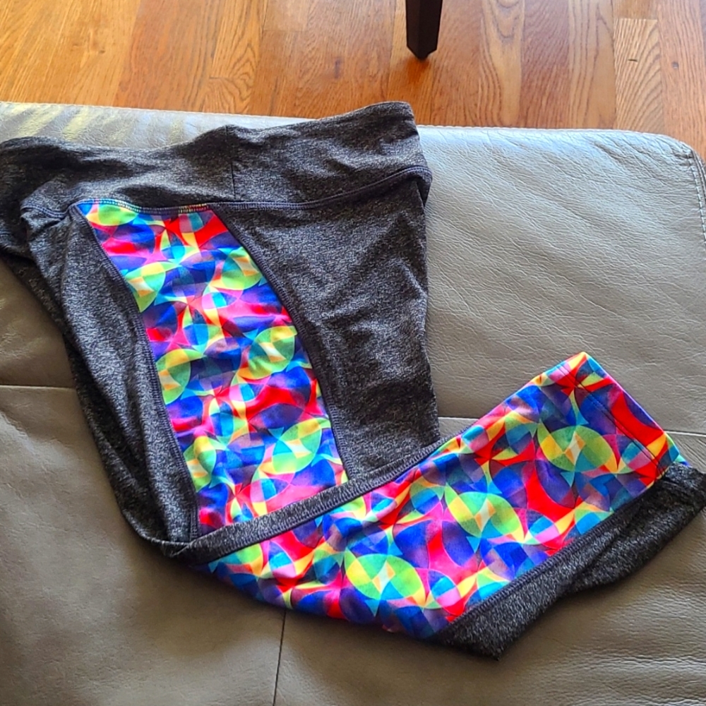 NWT LulaRoe Jade Crop Fitness Leggings Size Small